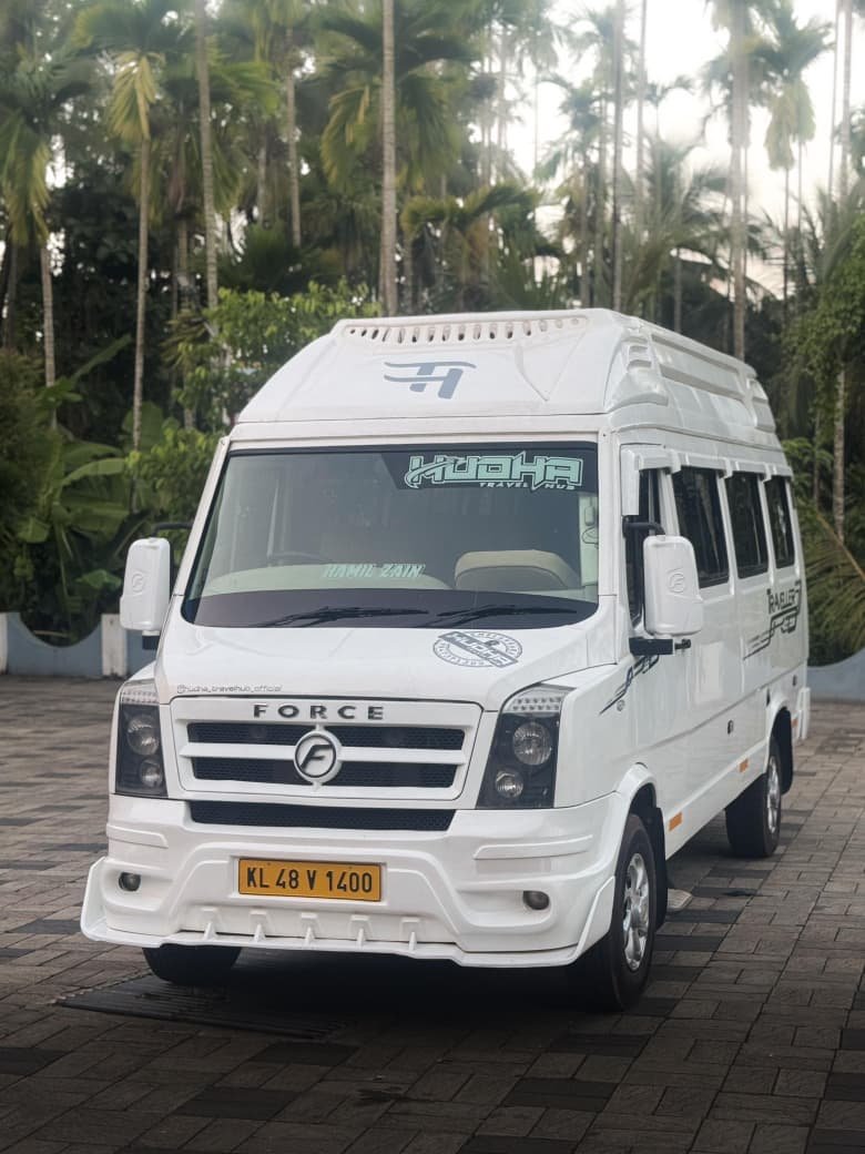 Hudha tourist bus on the road